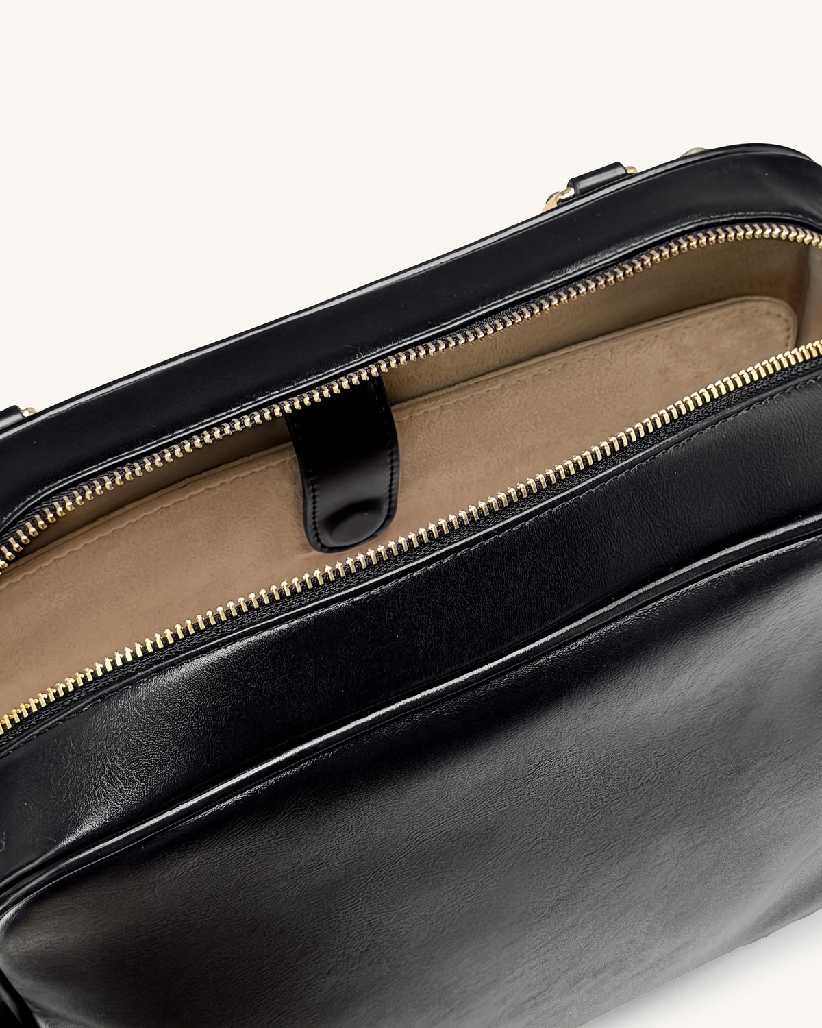 Callie Tusk Detail Shoulder Bag - Black